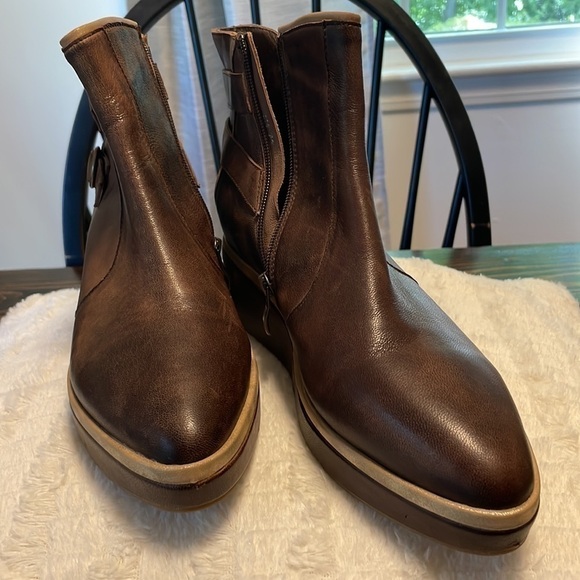 𝅺🦚Host Pick🦚Anthropologie Buckled Soft Leather Pointy Toe Ankle Bootie - Picture 4 of 10